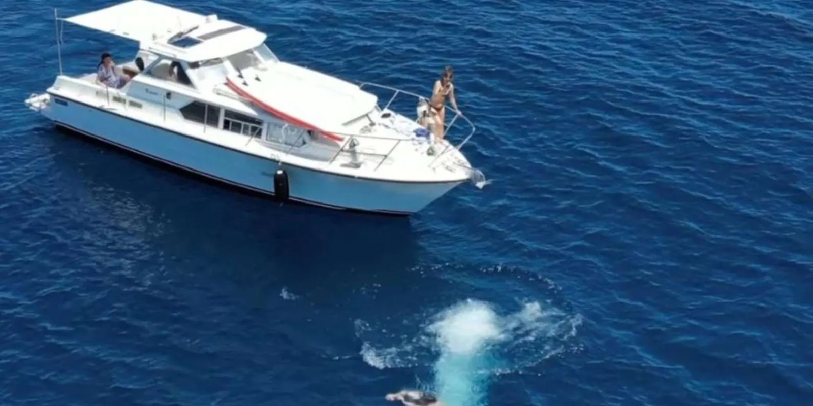 Catania: Boat Excursion to Acitrezza with the Faraglioni and Snorkeling